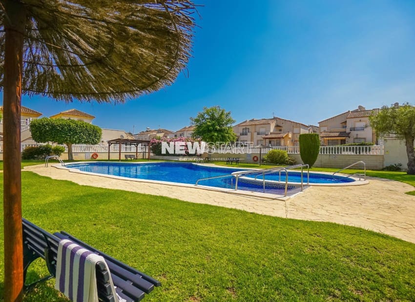 3 sovrum Semi-fristående Villa till salu i Algorfa med pool - 215 000 € (Ref: 9944338)