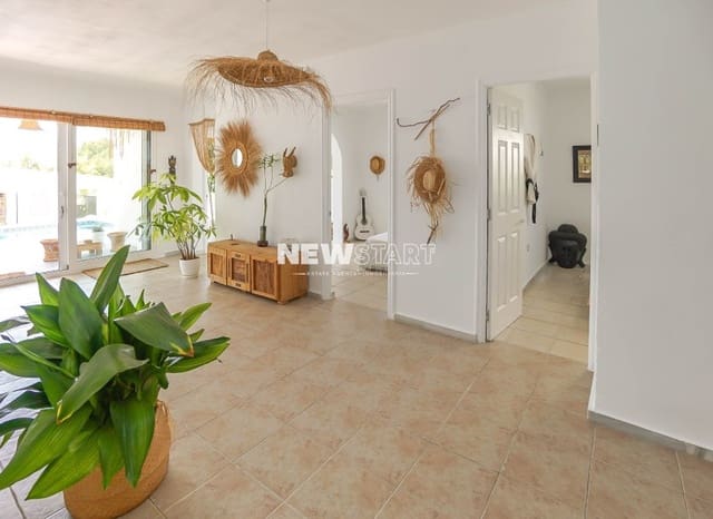 4 Zimmer Villa zu verkaufen in San Fulgencio mit Pool - 365.000 € (Ref: 9958414)