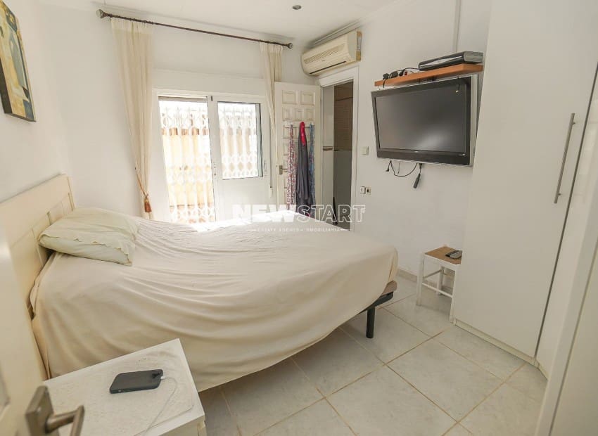 3 Zimmer Villa zu verkaufen in La Marina mit Pool Garage - 260.000 € (Ref: 9965678)