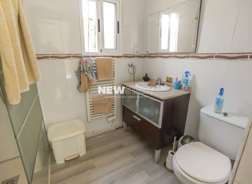 3 Zimmer Villa zu verkaufen in La Marina mit Pool Garage - 260.000 € (Ref: 9965678)