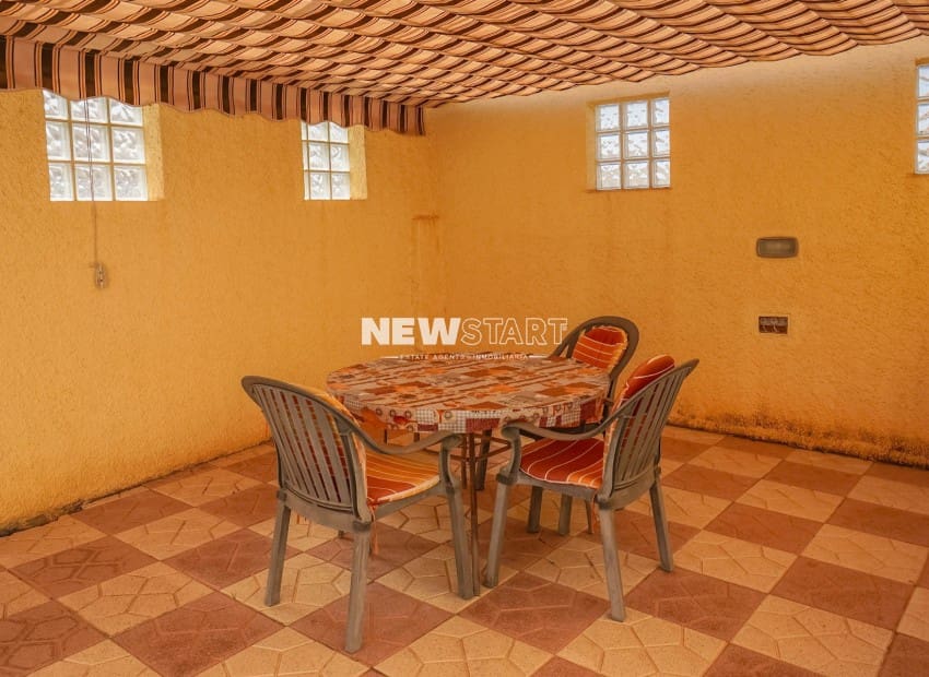 3 Zimmer Villa zu verkaufen in La Marina mit Pool Garage - 260.000 € (Ref: 9965678)