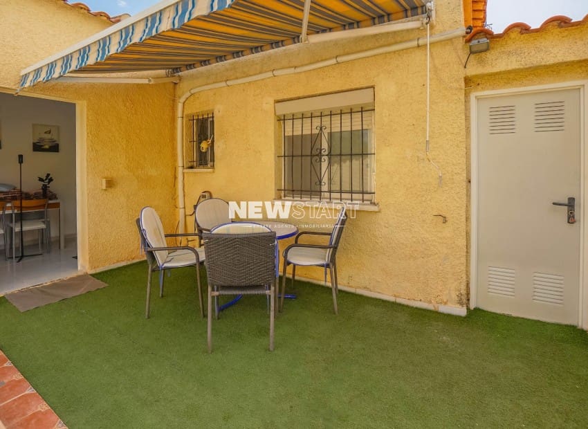 3 Zimmer Villa zu verkaufen in La Marina mit Pool Garage - 260.000 € (Ref: 9965678)
