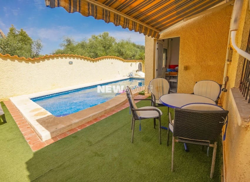 3 Zimmer Villa zu verkaufen in La Marina mit Pool Garage - 260.000 € (Ref: 9965678)