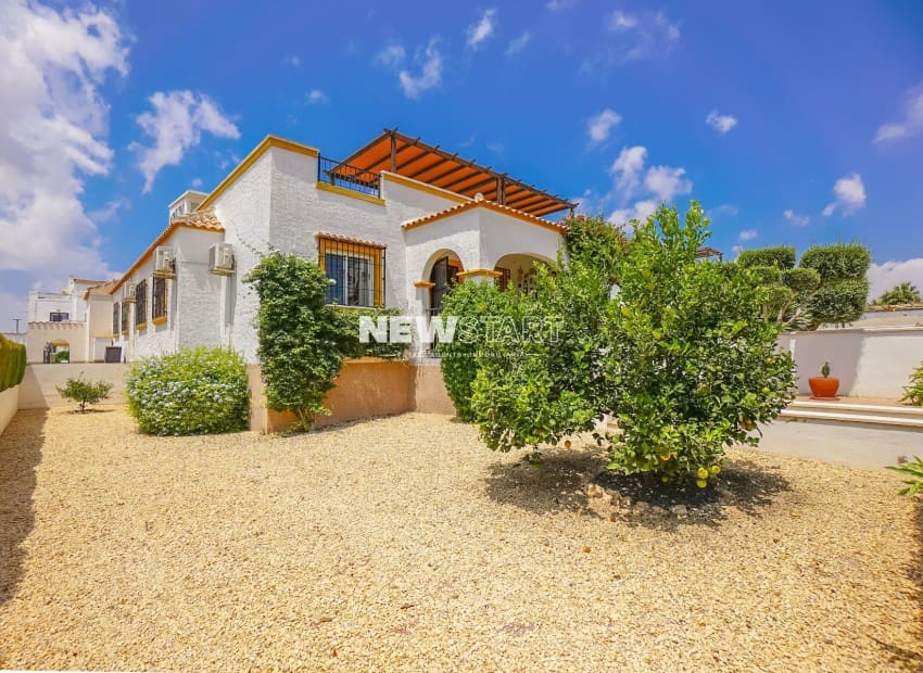 2 sypialnia Dom blizniak na sprzedaż w San Fulgencio z basenem - 185 000 € (Ref: 9984227)
