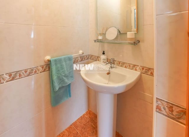 2 soverom Kjedet enebolig til salgs i San Fulgencio med svømmebasseng - € 185 000 (Ref: 9984227)