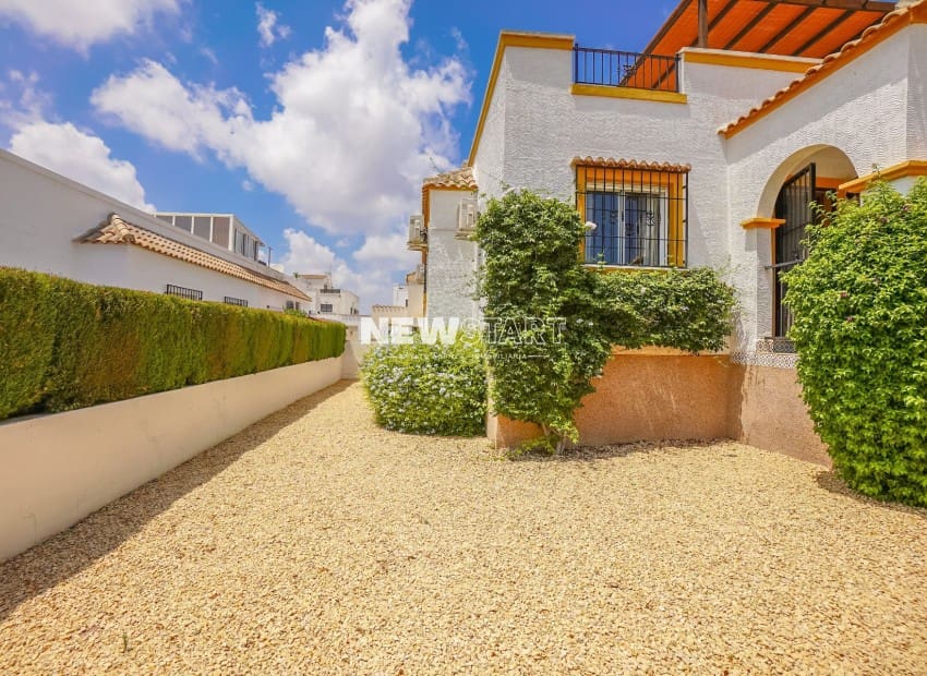 2 sypialnia Dom blizniak na sprzedaż w San Fulgencio z basenem - 185 000 € (Ref: 9984227)