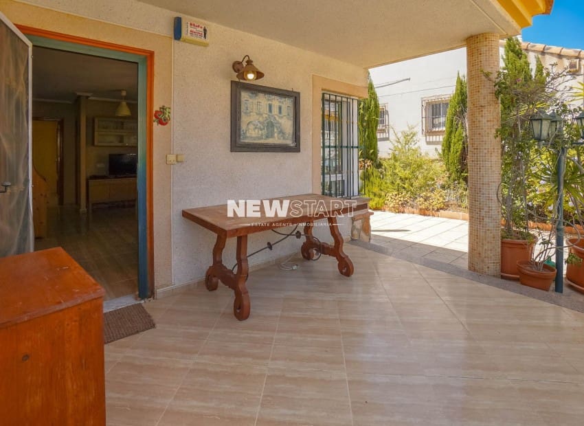3 soverom Villa til salgs i La Marina med svømmebasseng - € 219 995 (Ref: 9989857)