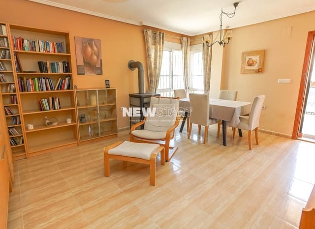 3 soverom Villa til salgs i La Marina, Elche / Elx med svømmebasseng - € 219 995 (Ref: 9989857)