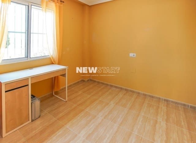 3 soverom Villa til salgs i La Marina, Elche / Elx med svømmebasseng - € 219 995 (Ref: 9989857)