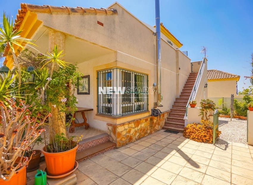 3 soverom Villa til salgs i La Marina med svømmebasseng - € 219 995 (Ref: 9989857)