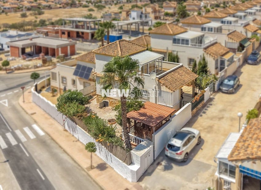 3 soverom Villa til salgs i La Marina med svømmebasseng - € 219 995 (Ref: 9989857)