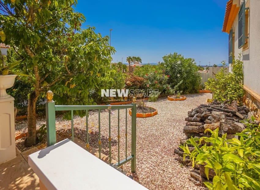 3 soverom Villa til salgs i La Marina med svømmebasseng - € 219 995 (Ref: 9989857)