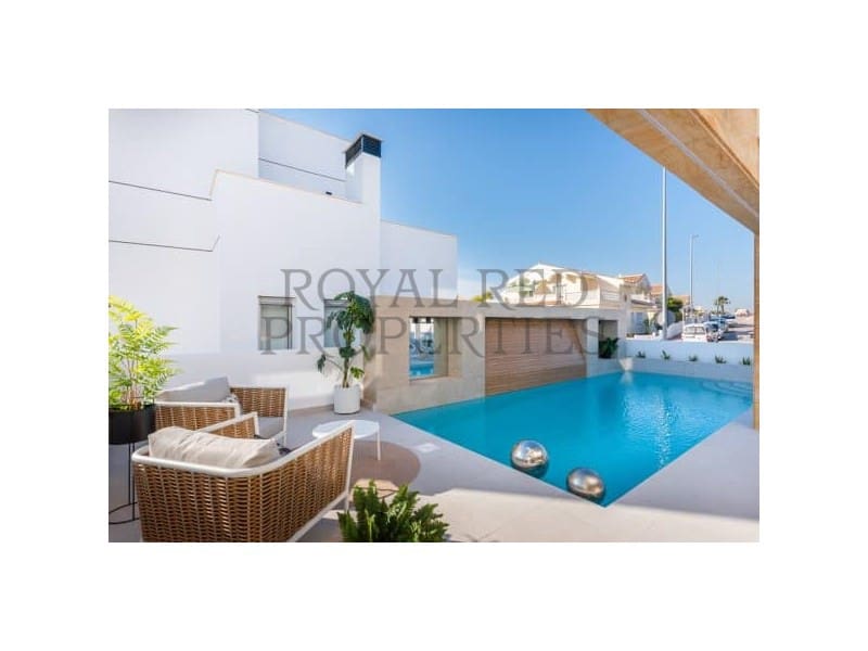 4 bedroom Villa for sale in Rojales - € 985,000 (Ref: 9253811)