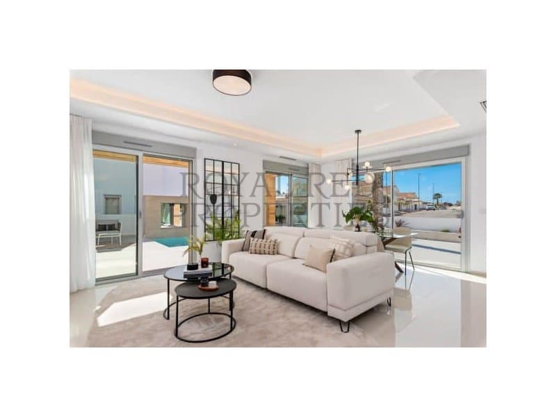 4 bedroom Villa for sale in Rojales - € 985,000 (Ref: 9253811)