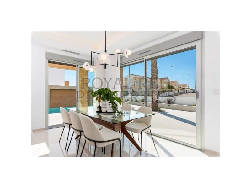 4 bedroom Villa for sale in Rojales - € 985,000 (Ref: 9253811)