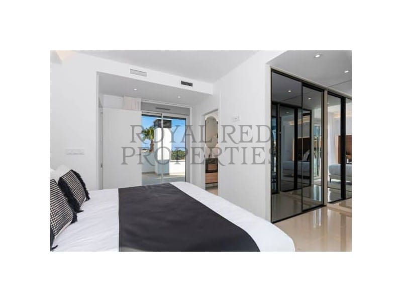 4 bedroom Villa for sale in Rojales - € 985,000 (Ref: 9253811)