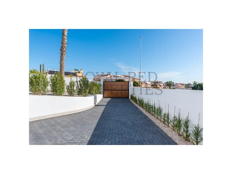 4 bedroom Villa for sale in Rojales - € 985,000 (Ref: 9253811)