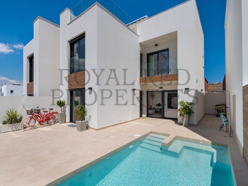 3 bedroom Villa for sale in Rojales with pool - € 283,900 (Ref: 9262875)