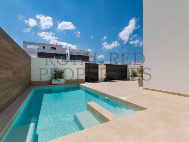 3 bedroom Villa for sale in Rojales with pool - € 283,900 (Ref: 9262875)