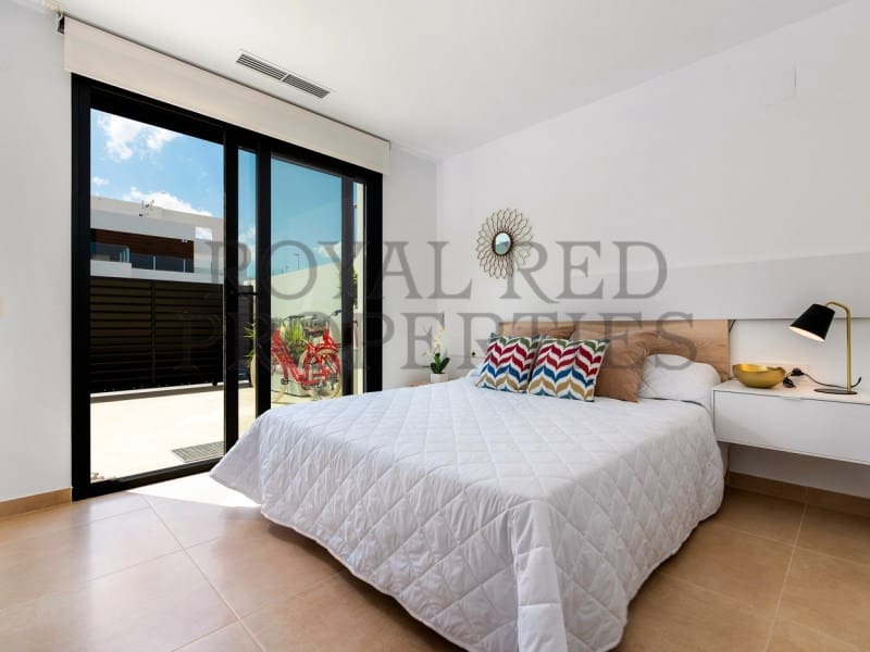 3 bedroom Villa for sale in Rojales with pool - € 283,900 (Ref: 9262875)