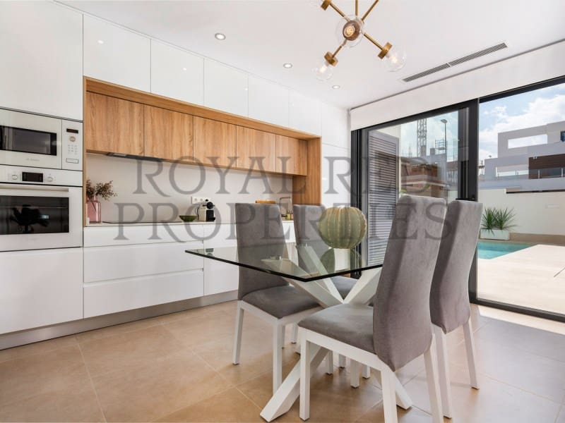 3 bedroom Villa for sale in Rojales with pool - € 283,900 (Ref: 9262875)