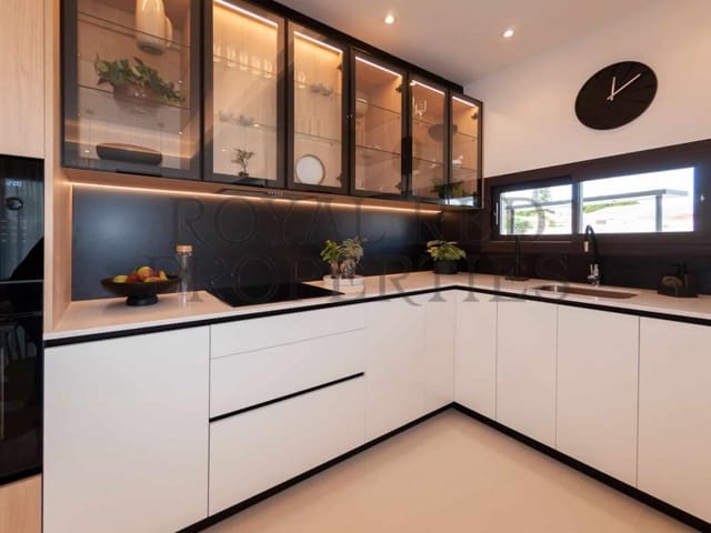 Chalet de 3 habitaciones en Rojales en venta - 871.162 € (Ref: 9262878)