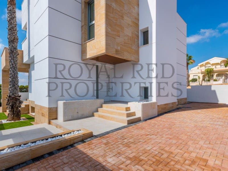 4 bedroom Villa for sale in Rojales - € 801,810 (Ref: 9262885)