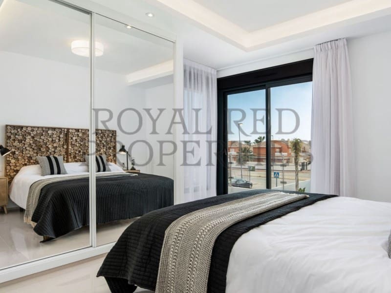 4 bedroom Villa for sale in Rojales - € 801,810 (Ref: 9262885)