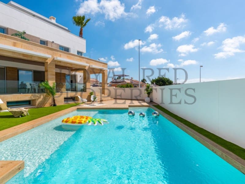 4 bedroom Villa for sale in Rojales - € 801,810 (Ref: 9262885)
