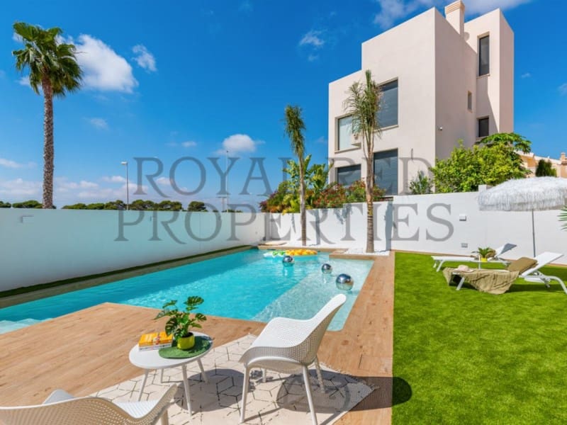 4 bedroom Villa for sale in Rojales - € 801,810 (Ref: 9262885)