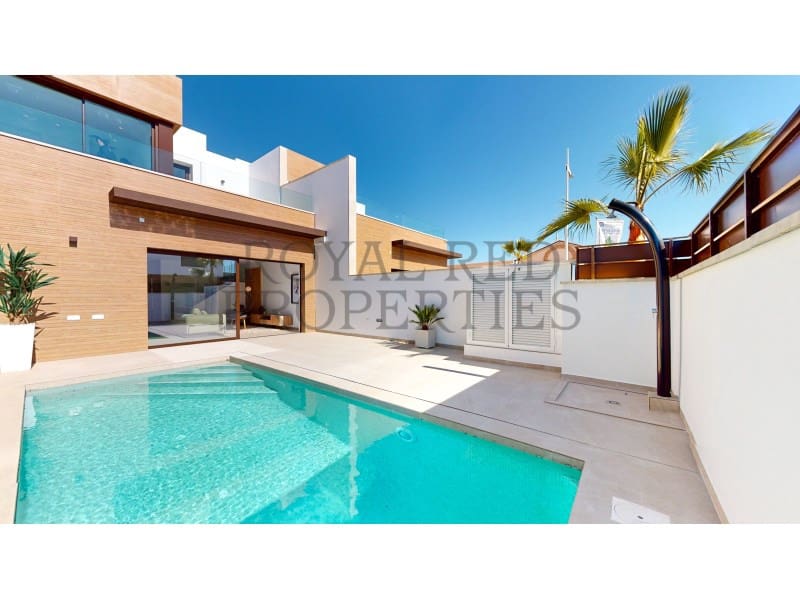 4 bedroom Semi-detached Villa for sale in Algorfa - € 350,000 (Ref: 9282460)