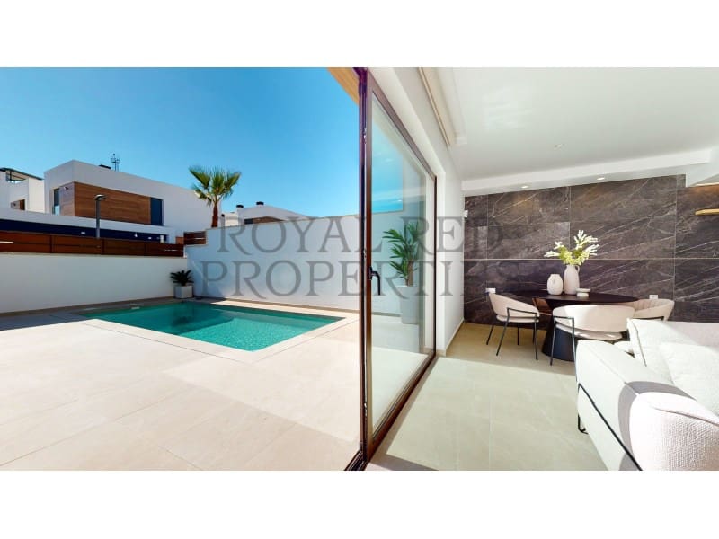 4 bedroom Semi-detached Villa for sale in Algorfa - € 350,000 (Ref: 9282460)