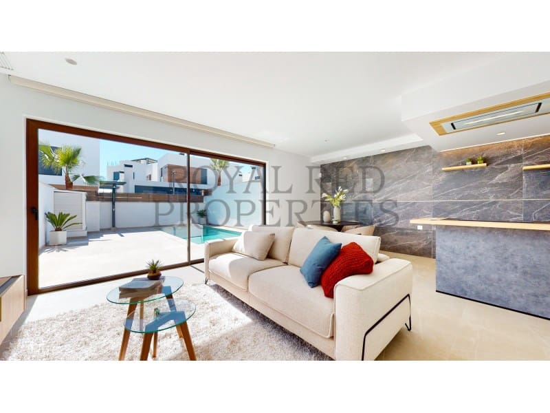 4 bedroom Semi-detached Villa for sale in Algorfa - € 350,000 (Ref: 9282460)