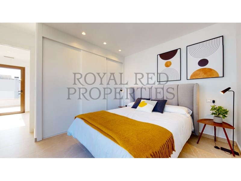 4 bedroom Semi-detached Villa for sale in Algorfa - € 350,000 (Ref: 9282460)