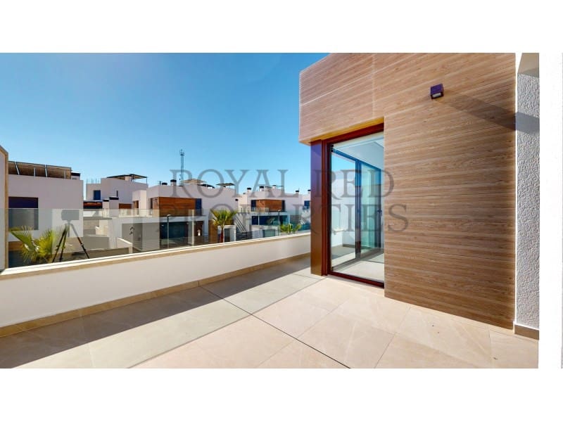 4 bedroom Semi-detached Villa for sale in Algorfa - € 350,000 (Ref: 9282460)