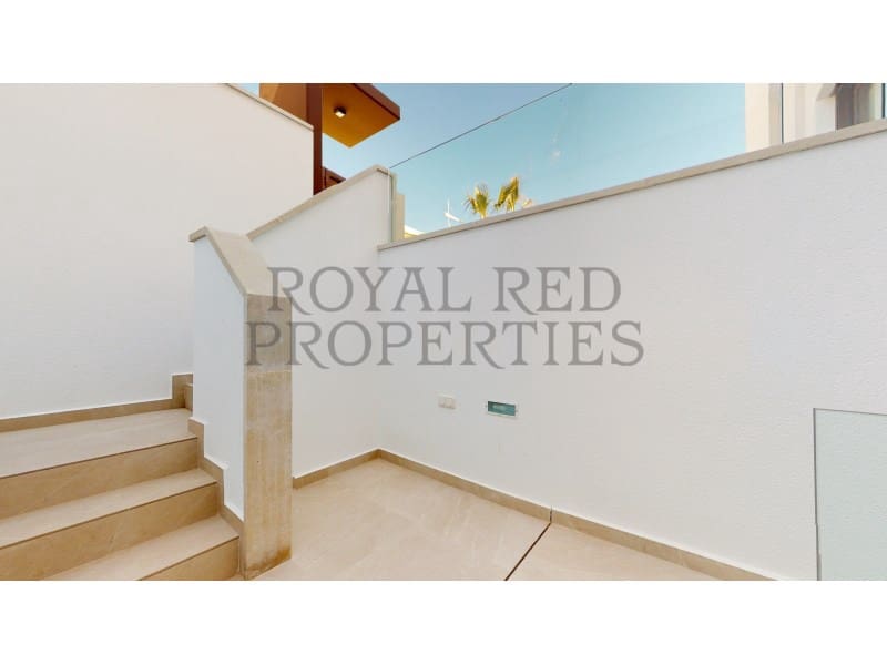 4 bedroom Semi-detached Villa for sale in Algorfa - € 350,000 (Ref: 9282460)