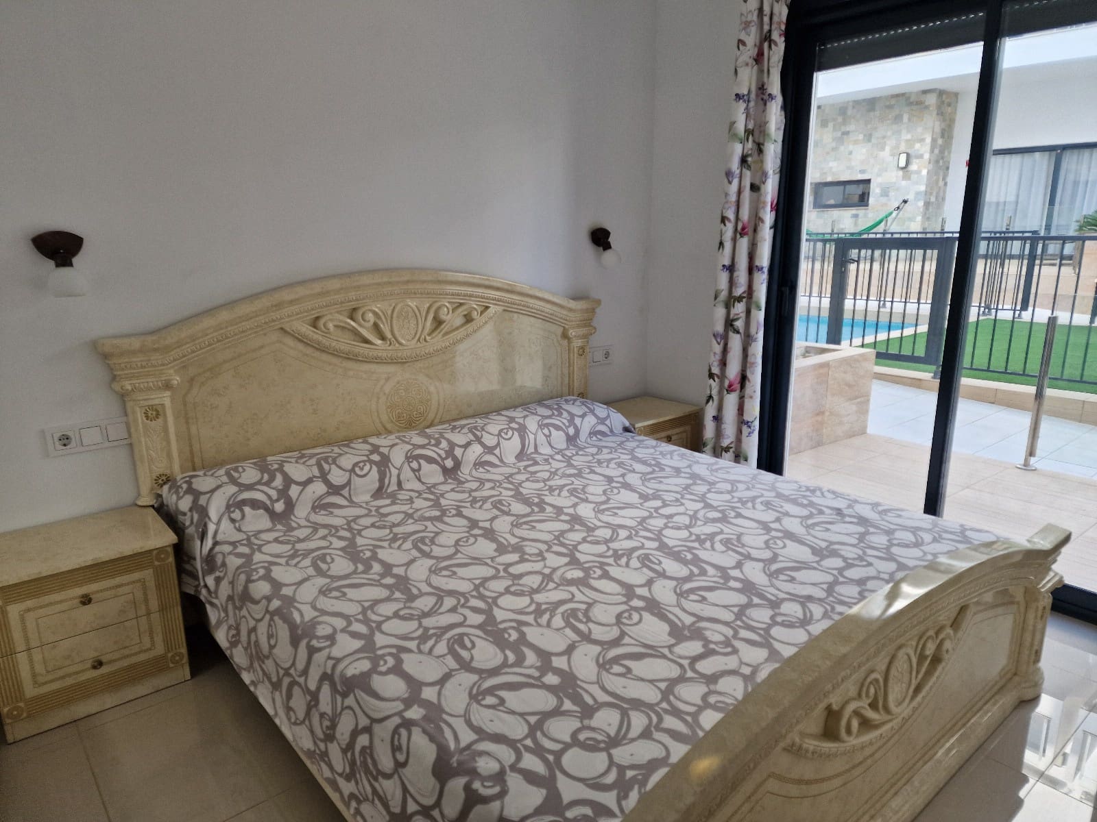 Apartamento Playa de 2 habitaciones en Arenales del Sol en alquiler con piscina garaje - 1.450 € (Ref: 9525052)