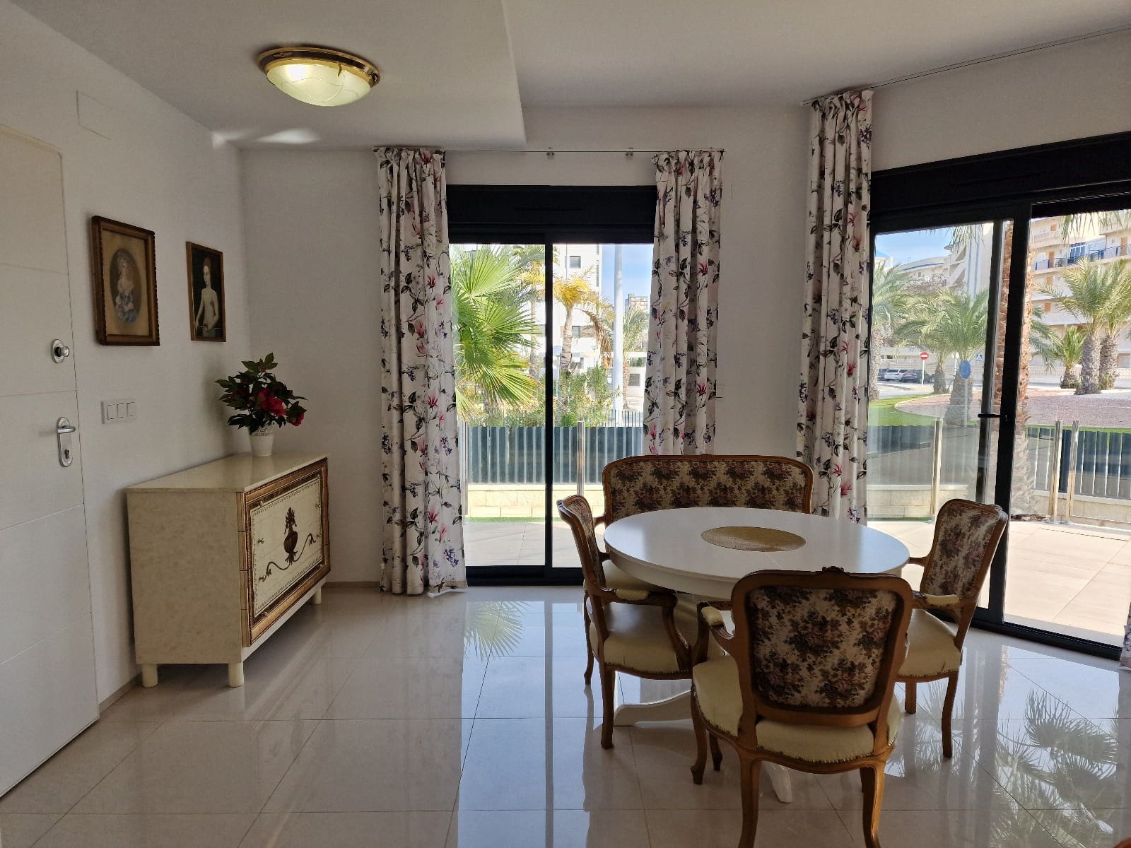 Apartamento Playa de 2 habitaciones en Arenales del Sol en alquiler con piscina garaje - 1.450 € (Ref: 9525052)