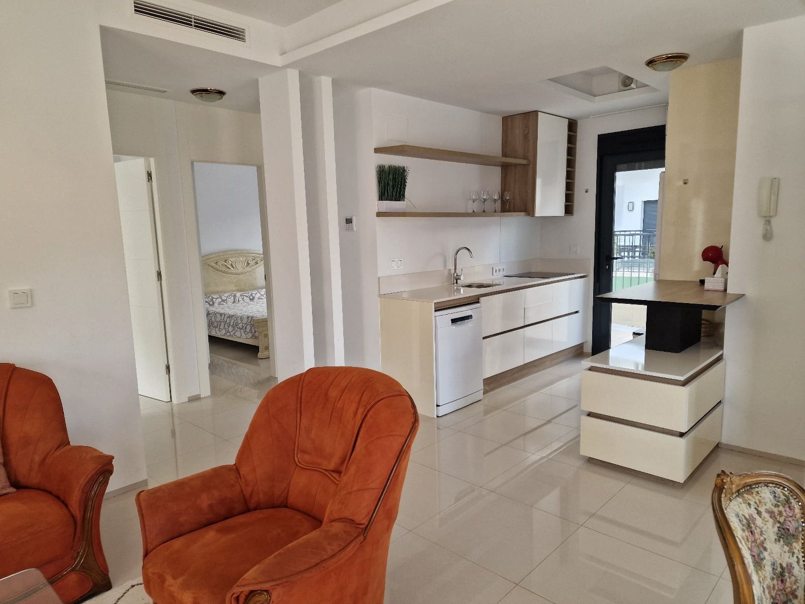 Apartamento Playa de 2 habitaciones en Arenales del Sol en alquiler con piscina garaje - 1.450 € (Ref: 9525052)