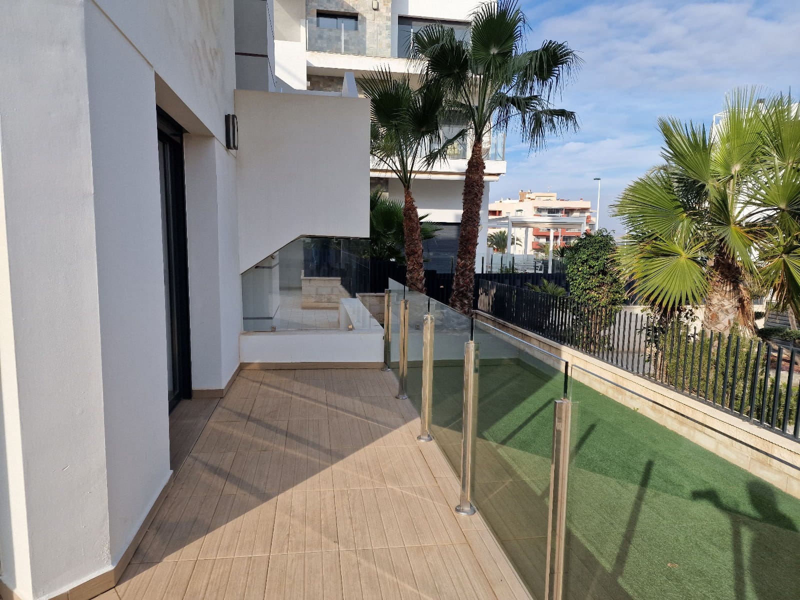 Apartamento Playa de 2 habitaciones en Arenales del Sol en alquiler con piscina garaje - 1.450 € (Ref: 9525052)