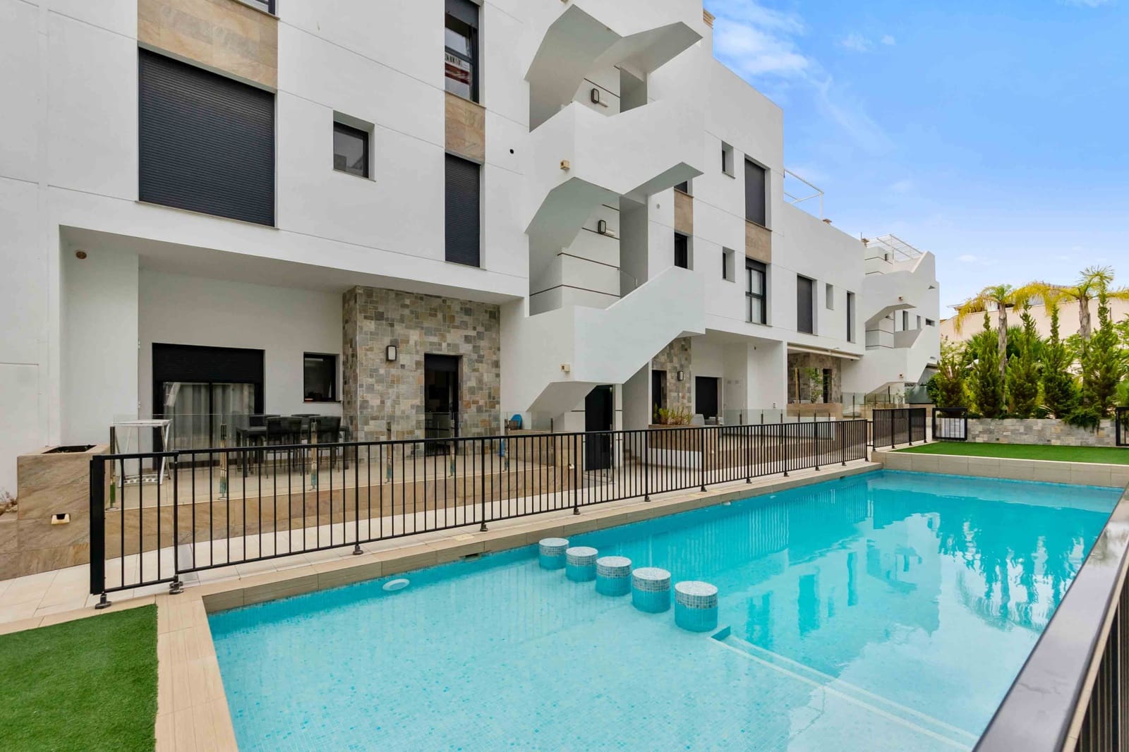 Apartamento Playa de 2 habitaciones en Arenales del Sol en alquiler con piscina garaje - 1.450 € (Ref: 9525052)