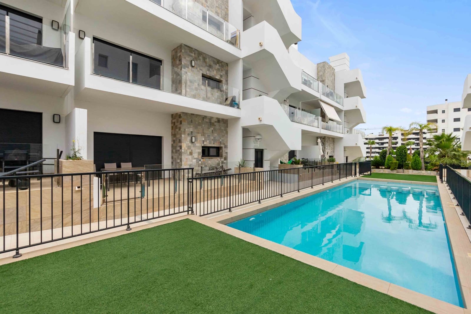 Apartamento Playa de 2 habitaciones en Arenales del Sol en alquiler con piscina garaje - 1.450 € (Ref: 9525052)