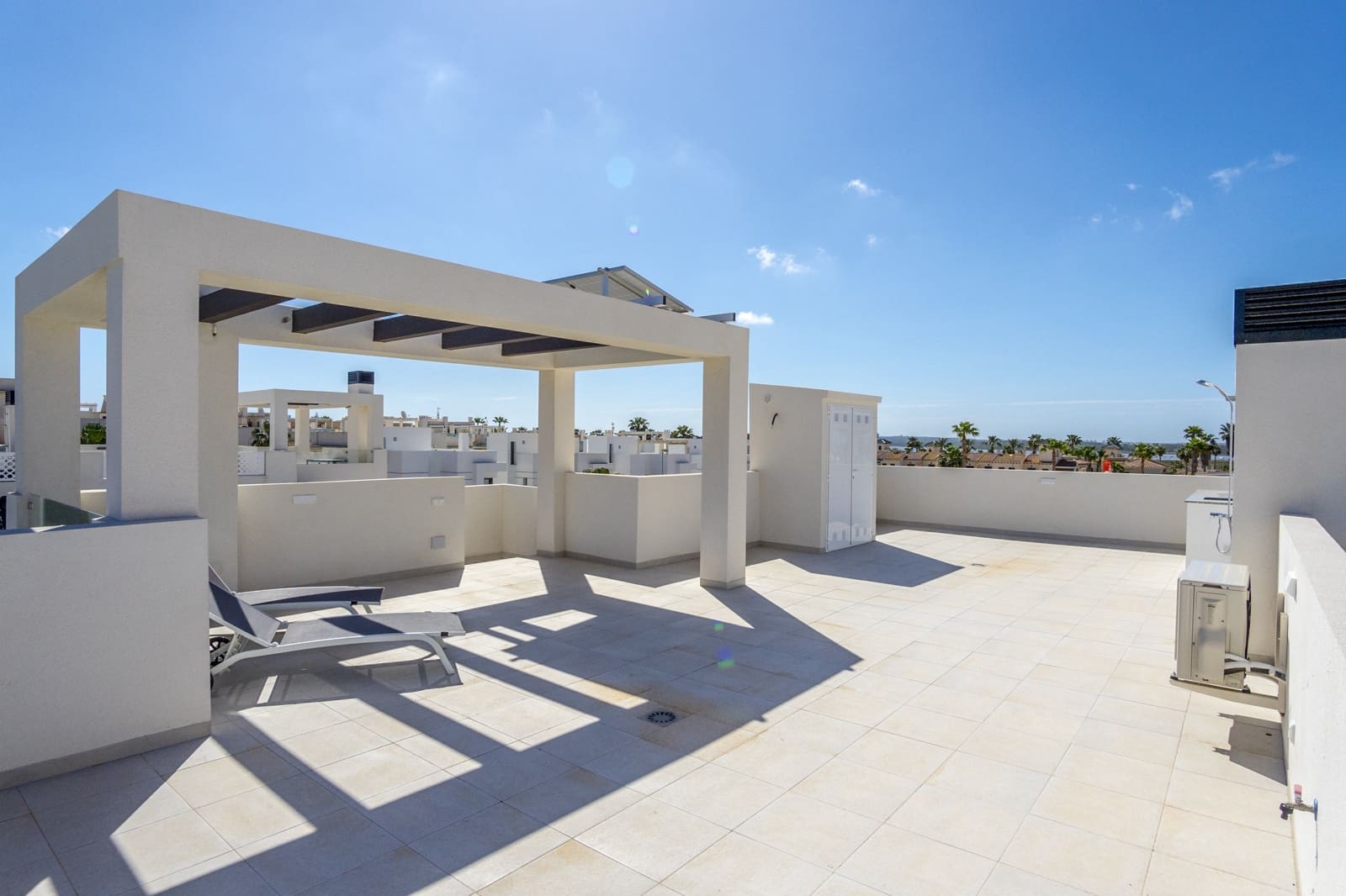 2 sypialnia Penthouse na kwatery wakacyjne w Ciudad Quesada z basenem garażem - 1 050 € (Ref: 9525535)