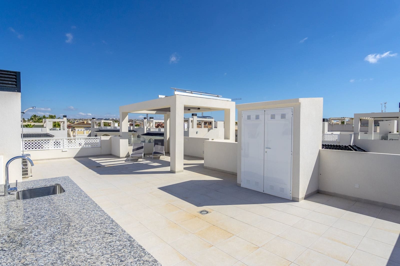 2 sypialnia Penthouse na kwatery wakacyjne w Ciudad Quesada z basenem garażem - 1 050 € (Ref: 9525535)