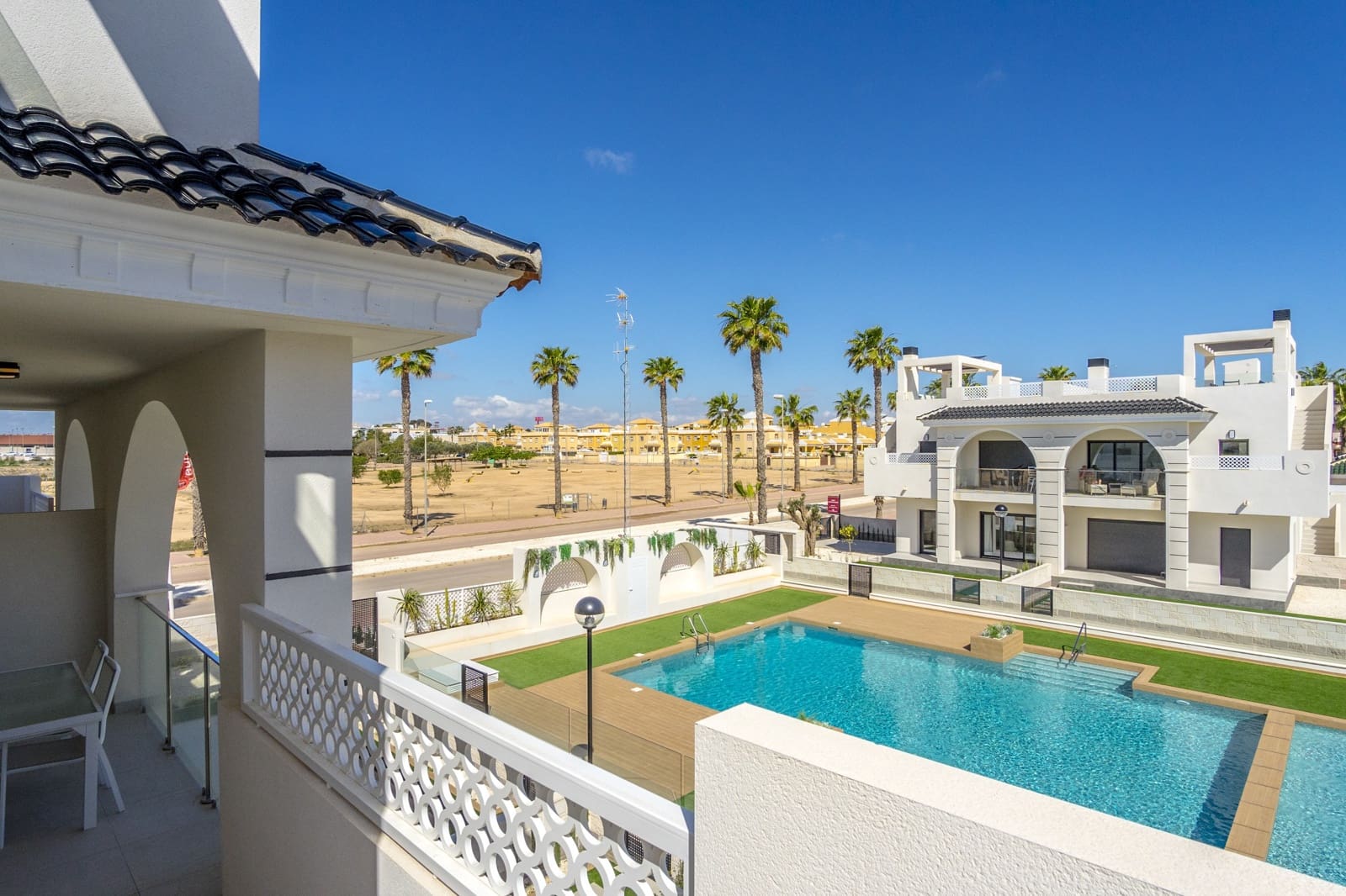 2 sypialnia Penthouse na kwatery wakacyjne w Ciudad Quesada z basenem garażem - 1 050 € (Ref: 9525535)