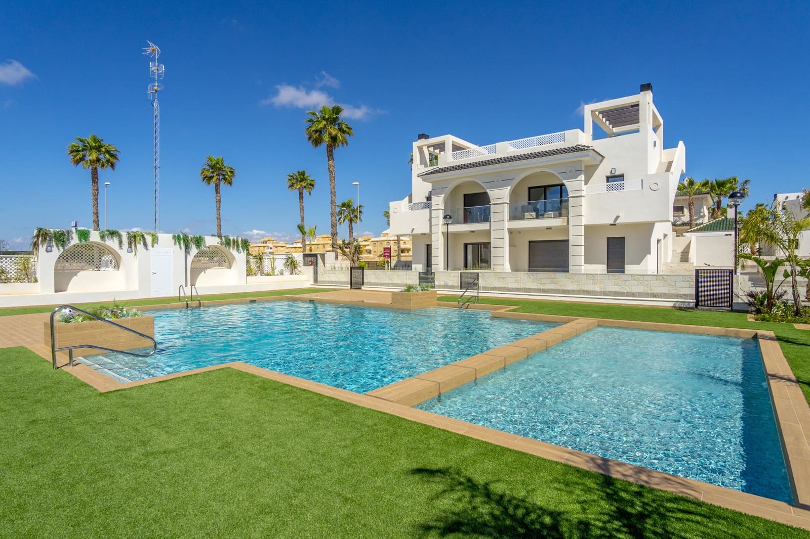 2 sypialnia Penthouse na kwatery wakacyjne w Ciudad Quesada z basenem garażem - 1 050 € (Ref: 9525535)