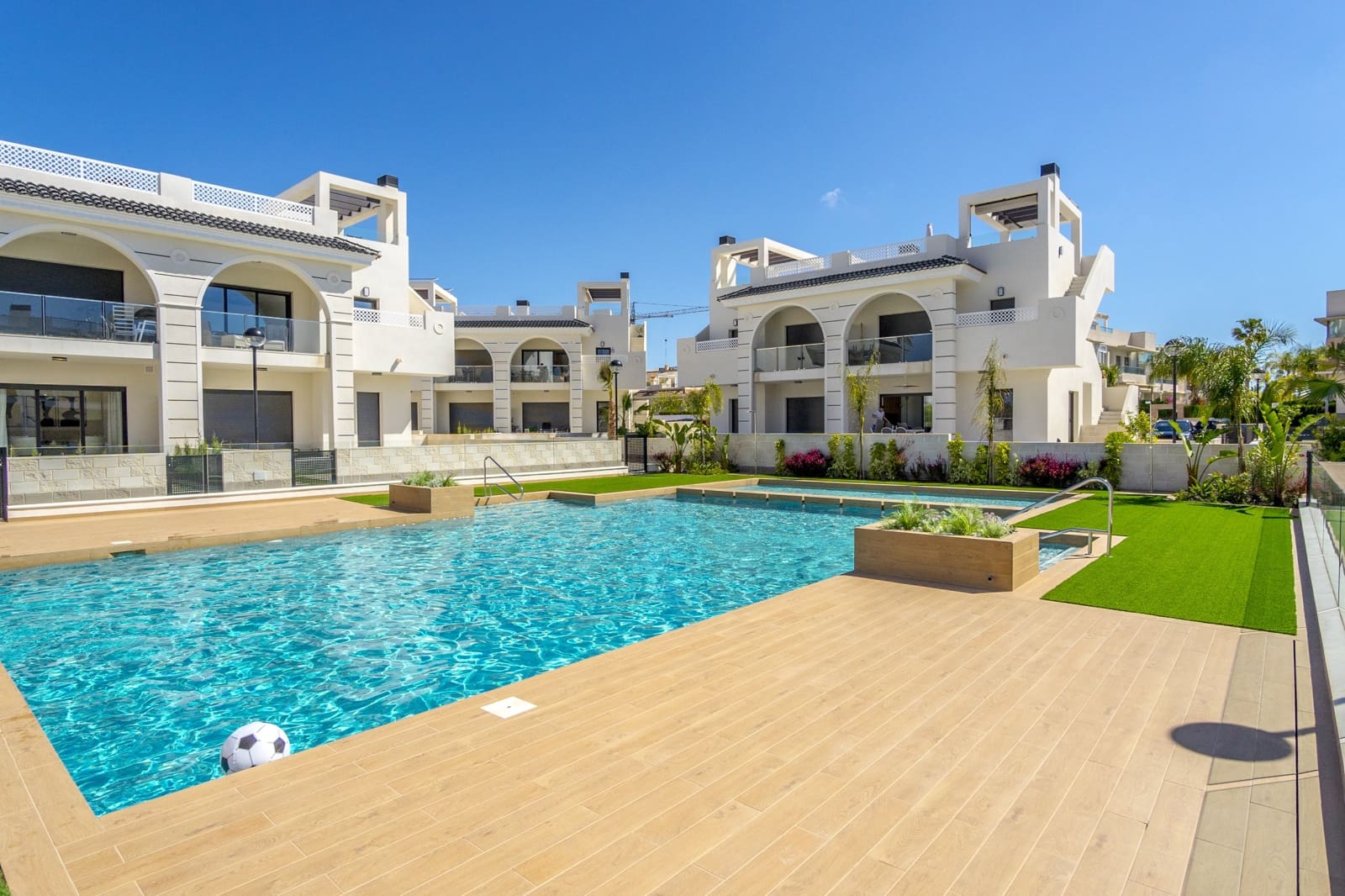 2 sypialnia Penthouse na kwatery wakacyjne w Ciudad Quesada z basenem garażem - 1 050 € (Ref: 9525535)