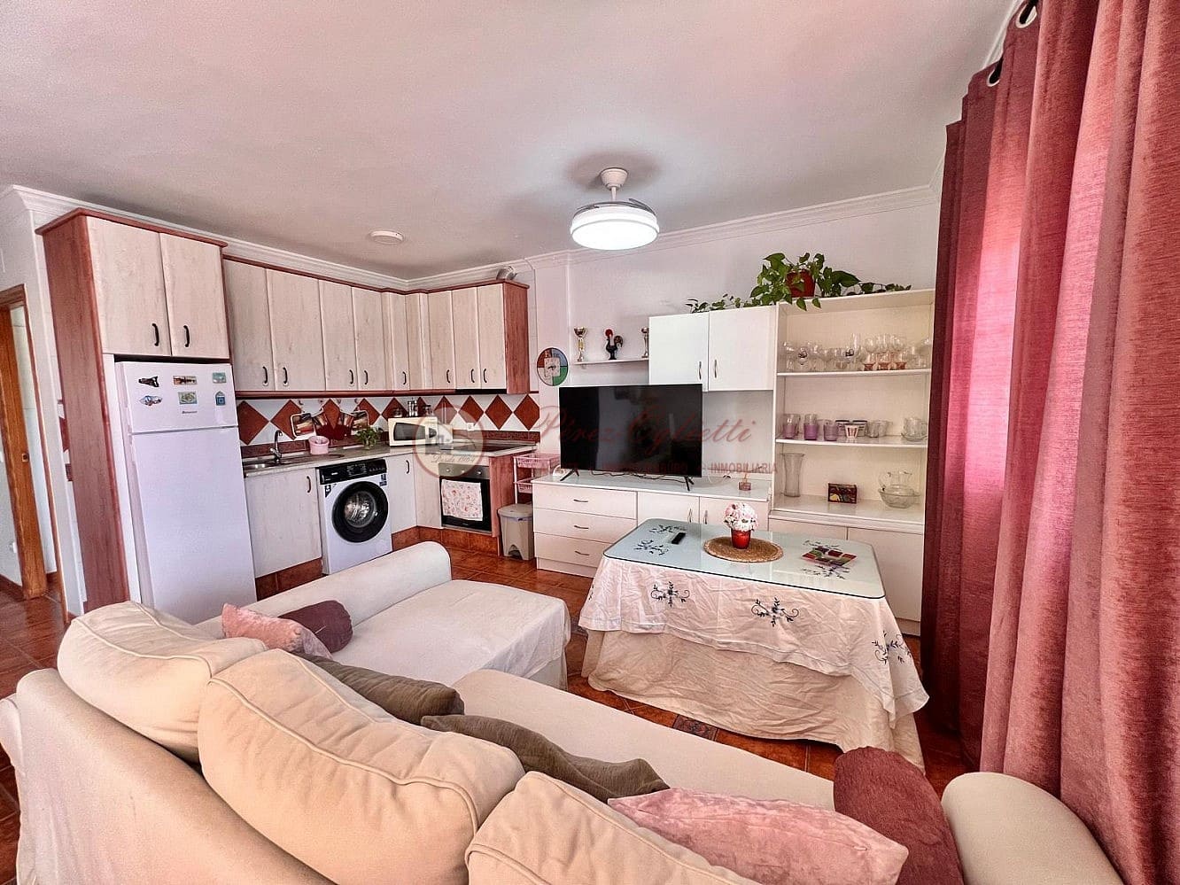 3 bedroom Apartment for rent in Torrox-Costa - € 1,250 (Ref: 10043557)