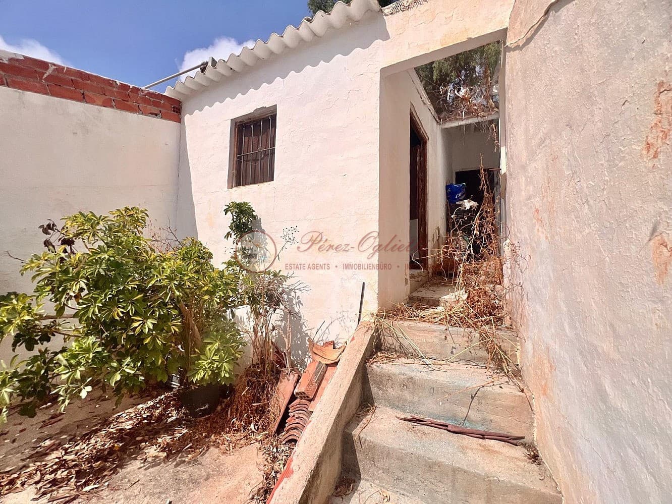 4 soverom Villa til salgs i Torrox - € 190 000 (Ref: 10051952)
