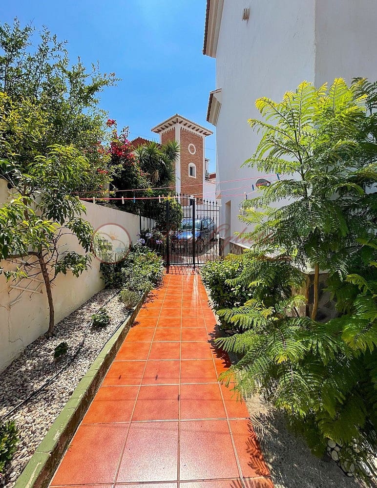 3 Zimmer Villa zu verkaufen in Torrox-Costa mit Pool Garage - 425.000 € (Ref: 10079106)